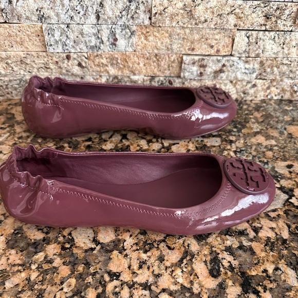 TORY BURCH Minnie Travel Ballet in Vintage eggplant, - Picture 2 of 7